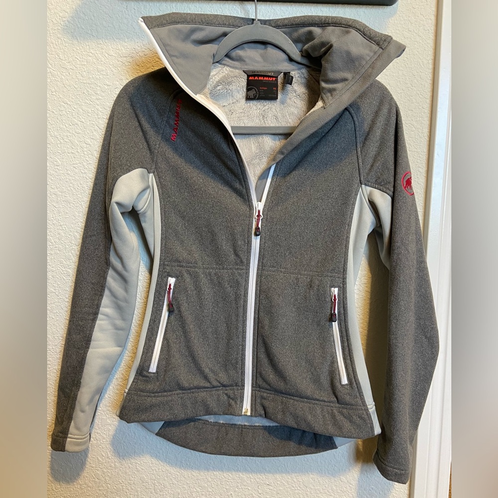 Mammut sweater jacket (womens) Size XS